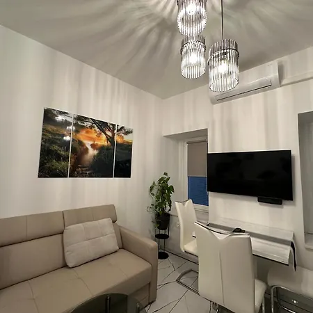 Apartment Moro 2 *